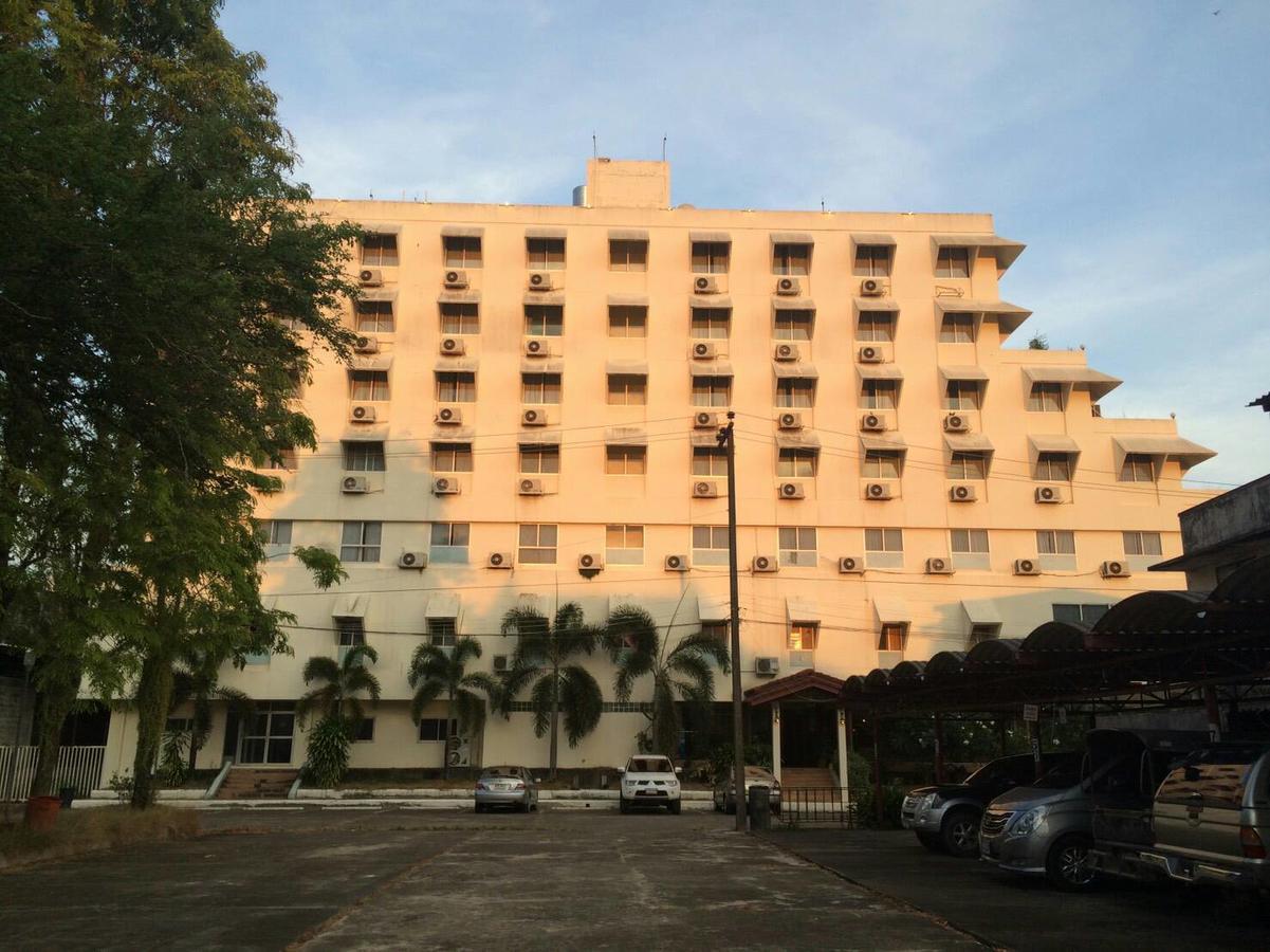 Paradorn Inn Chumphon Exterior foto