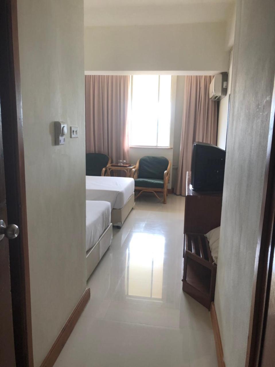 Paradorn Inn Chumphon Exterior foto