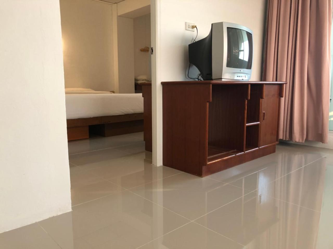Paradorn Inn Chumphon Exterior foto